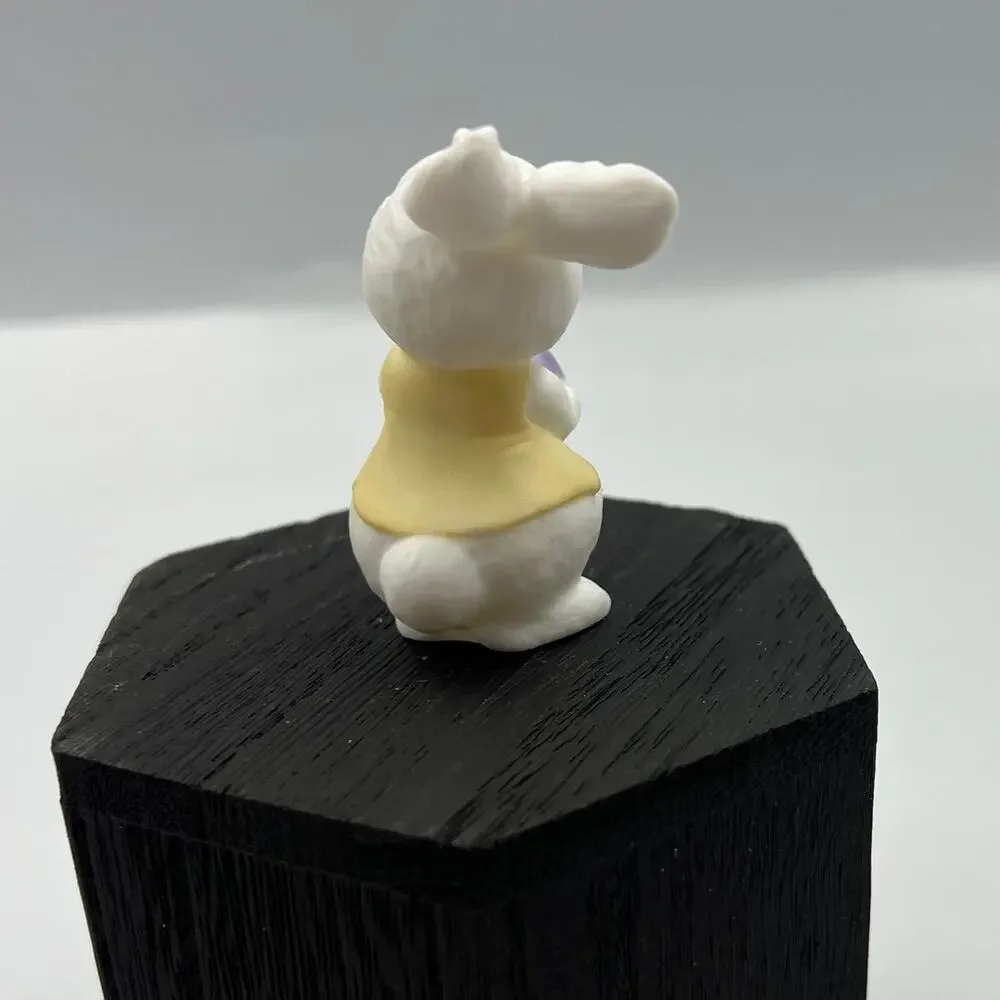 Vintage Hallmark Taiwan Plastic Mini Easter Bunny Rabbit‎ 1984 Figurine